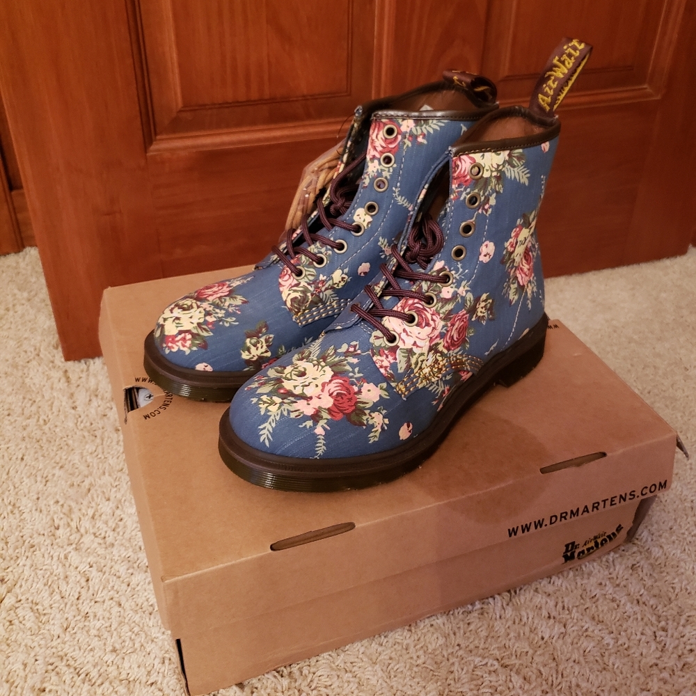 DR. MARTENS "AirWair" Castel Floral Combat Boots in Indigo Denim 8M